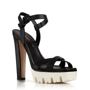 🔥Le Silla 💯Leather Black Sandal
